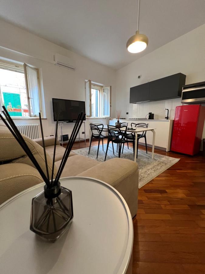 Effealatapartments - Appartamento Del Duca เซนีกัลเลีย ภายนอก รูปภาพ